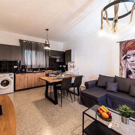 Serenityone - Centrally Located One Bedroom Apt Aya Napa Dış mekan fotoğraf