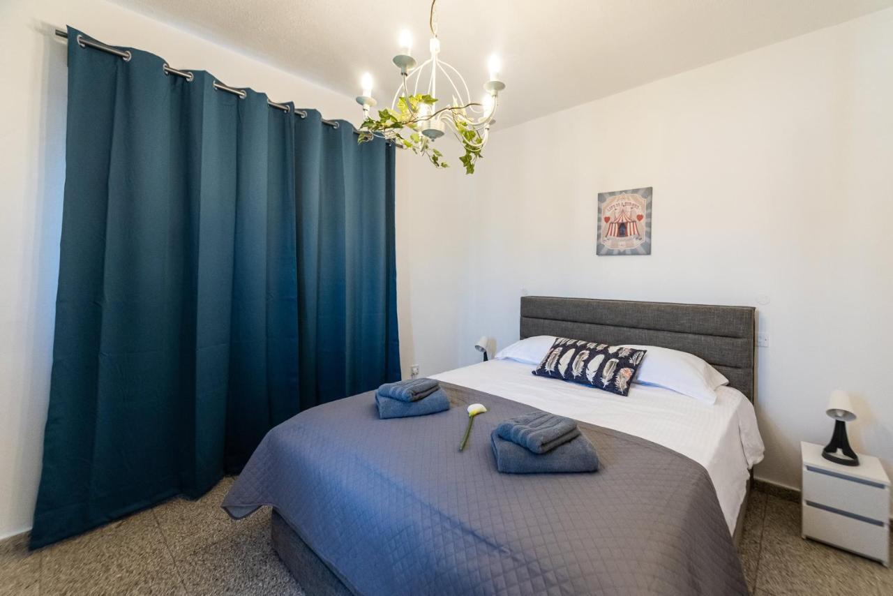 Serenityone - Centrally Located One Bedroom Apt Aya Napa Dış mekan fotoğraf