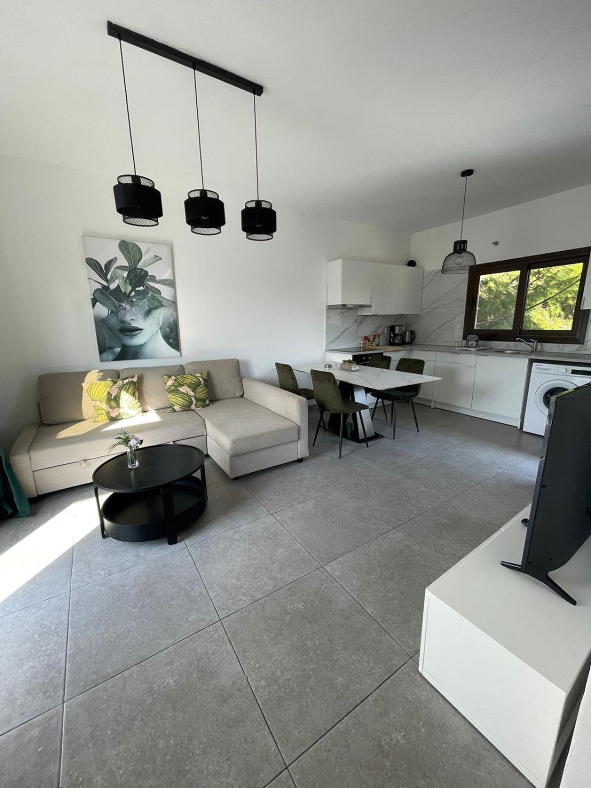 Serenityone - Centrally Located One Bedroom Apt Aya Napa Dış mekan fotoğraf