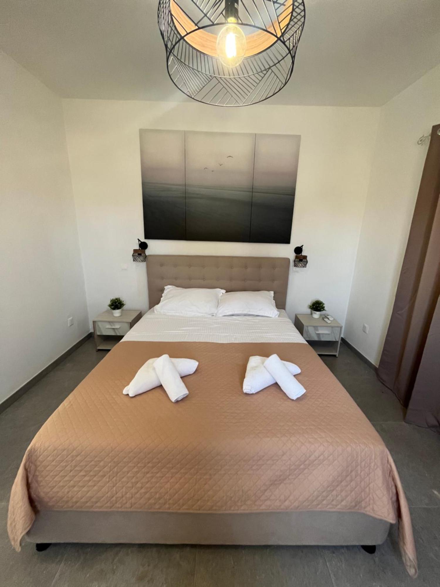 Serenityone - Centrally Located One Bedroom Apt Aya Napa Dış mekan fotoğraf