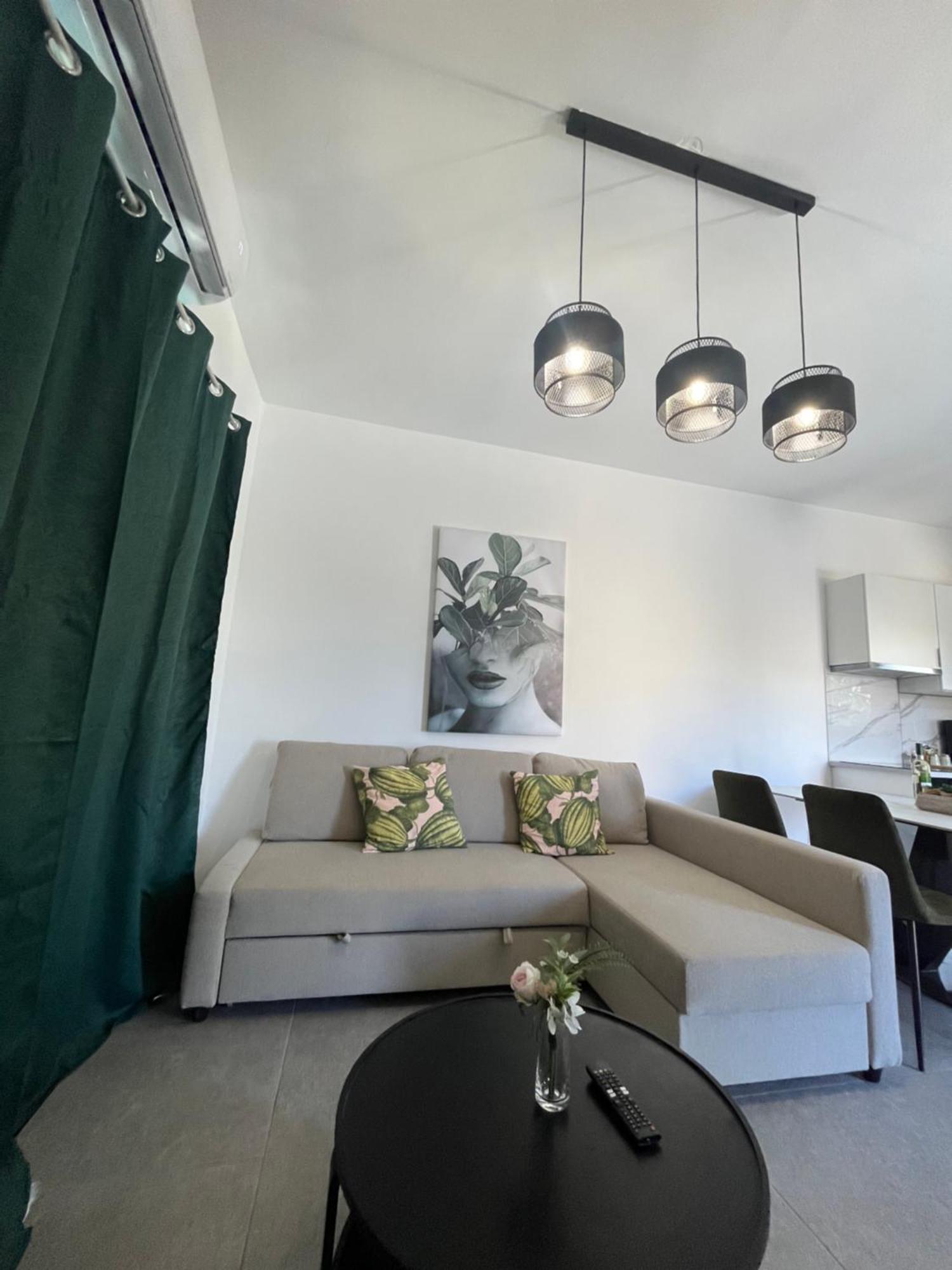 Serenityone - Centrally Located One Bedroom Apt Aya Napa Dış mekan fotoğraf