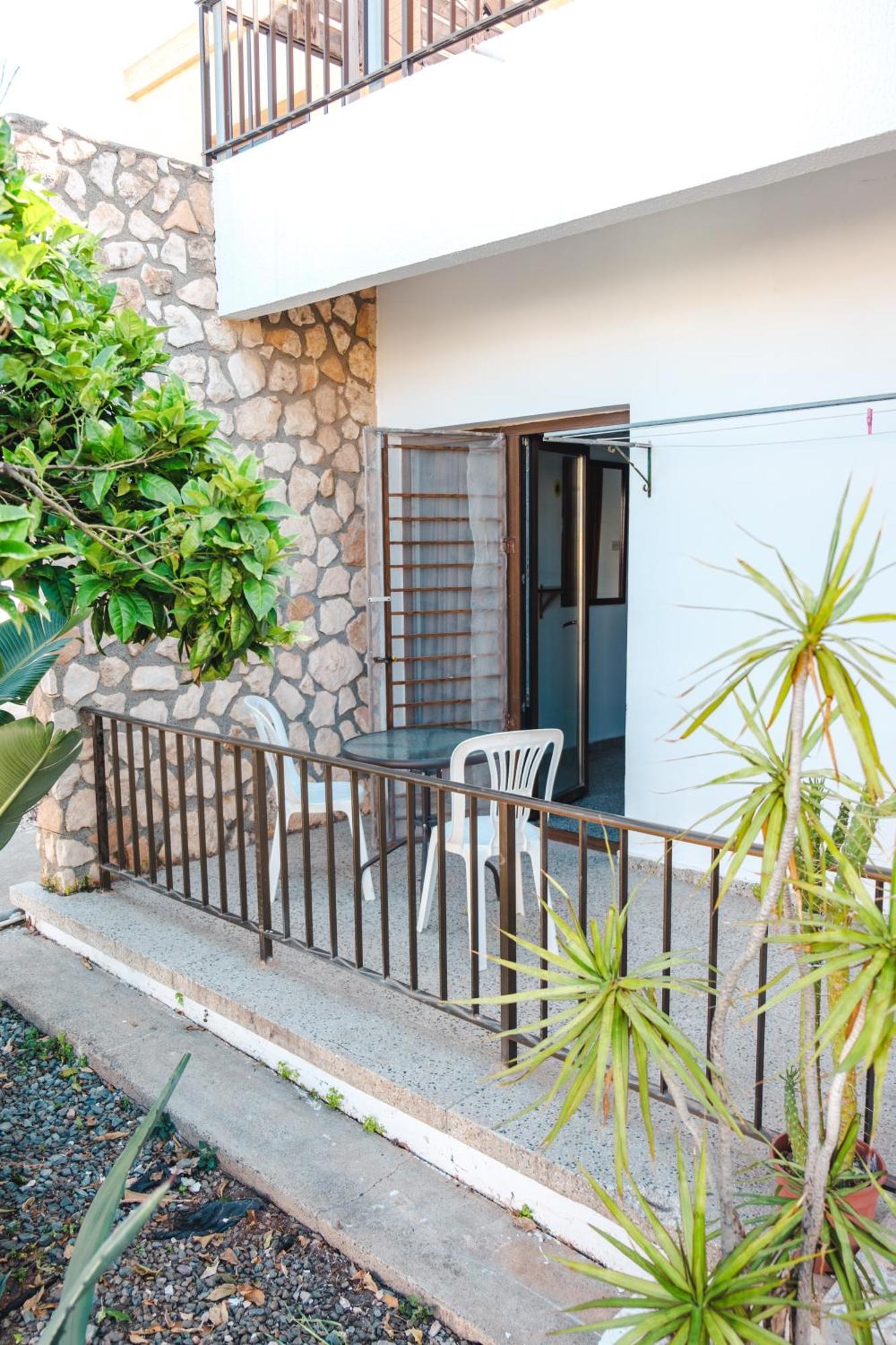 Serenityone - Centrally Located One Bedroom Apt Aya Napa Dış mekan fotoğraf
